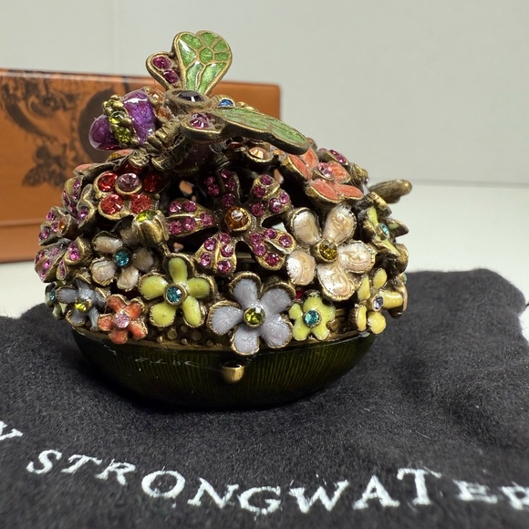 Jay StrongwaterMille Fiore Crista Blossom Box